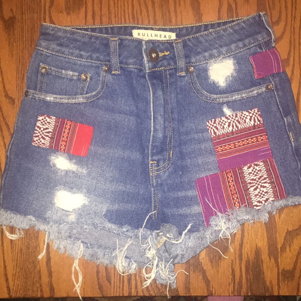 Patched denim shorts- Pac Sun
